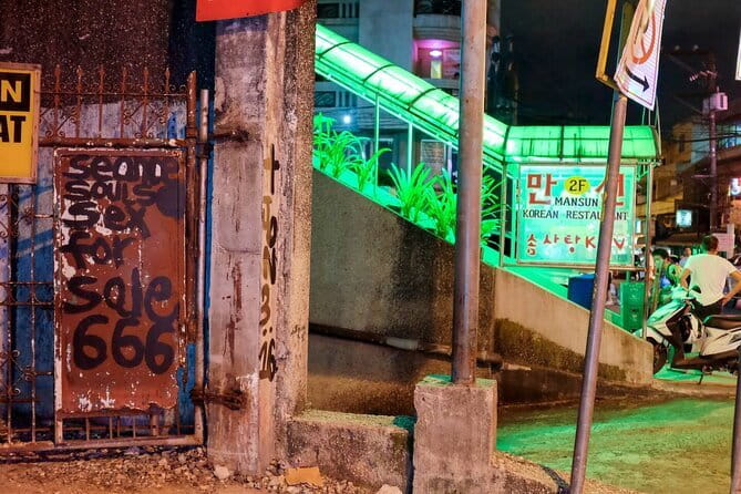 Manila Social and Political Walk - Poblacion Adds Historic Texture and Modern Energy