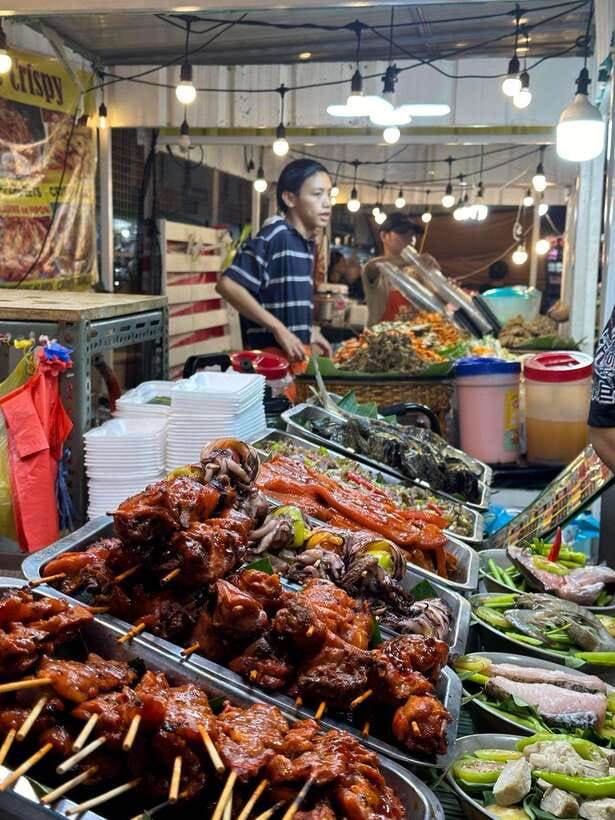 Manila Street food and Night Market Tour - A short ride through Manila