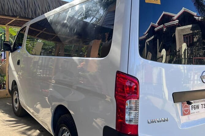 One-Way Private Van Transfer Bohol-Panglao Area - Driver communication and local help