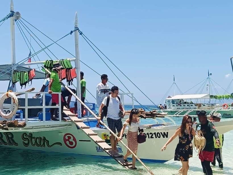 Oslob: Whaleshark Watching, Sumilon Island & Monkey Viewing - Key points to know before booking