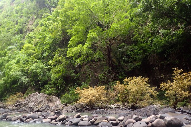 Pagsanjan Falls-Taal Volcano-Tagaytay ultimate Day Tour frm MNL - Pagsanjan Falls and the strength of two boatmen