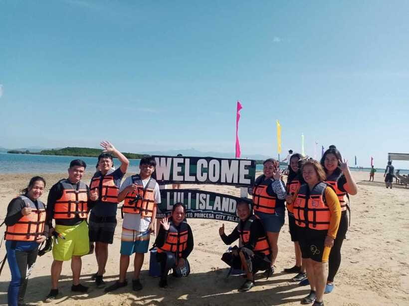 Palawan: Honda Bay Island Hopping Cruise - Cowrie Island and the most relaxed part of the day