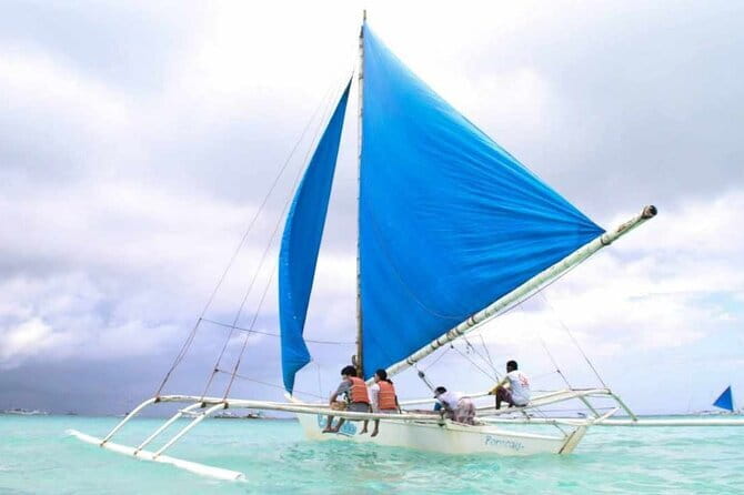 Paraw Sailing Day Tour - What a Paraw ride feels like off Boracay’s shore