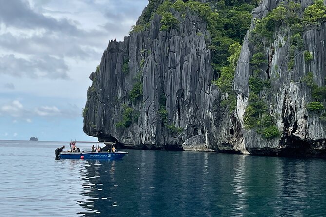 Private El Nido Tour A Island Hopping - Payong-Payong Beach and its umbrella rock