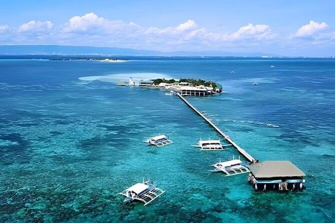 Private Island Hopping in Nasuluan, Hiltotongan and Caohngan - What the private boat adds to the day