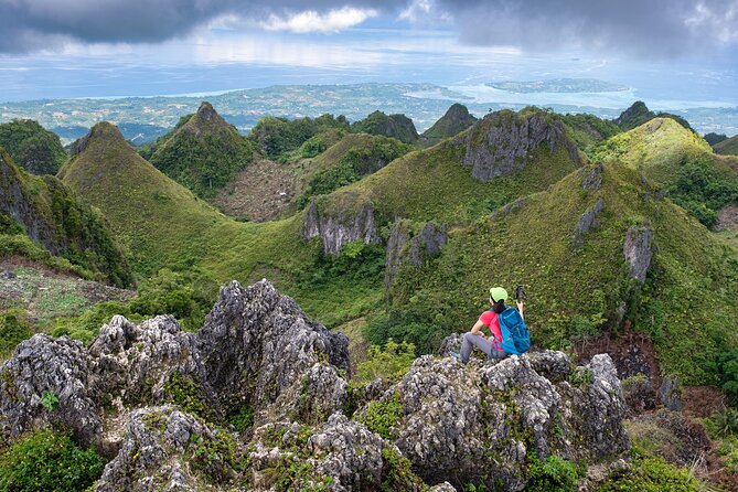 Private Kawasan Falls and Osmena Peak Day Trip from Cebu City - The short walk to Kawasan Falls