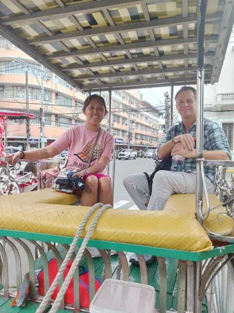 Private Tour Guide in Manila Philippines - Rizal Park connects history with national identity