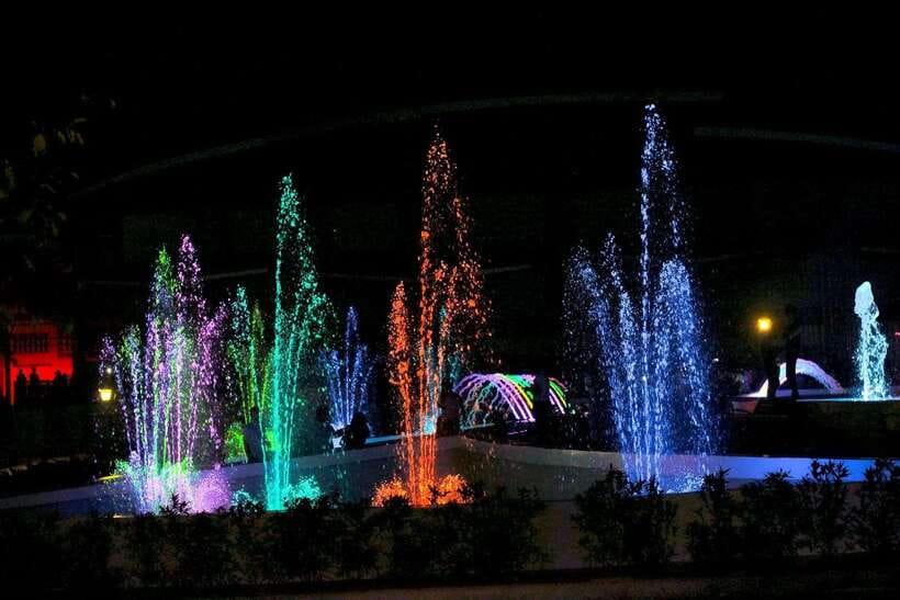 Puerto Princesa: Balayong People's Park with Dinner and Show - The Water and Light Show Is the Main Gamble
