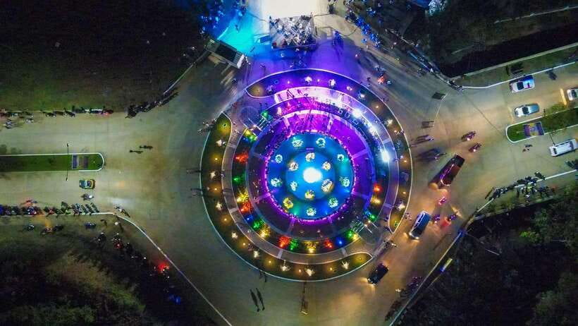 Puerto Princesa: Balayong People's Park with Dinner and Show - Who Will Like This Evening Most?
