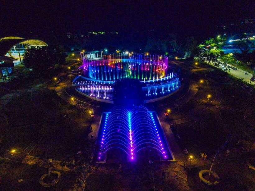 Puerto Princesa: Balayong People's Park with Dinner and Show - Balayong People’s Park After Dark
