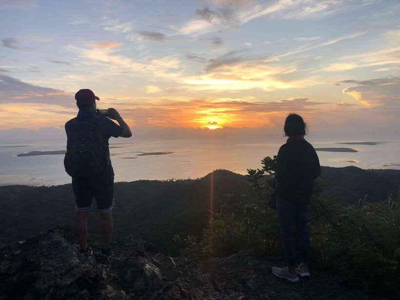 Puerto Princesa: Mt. Magarwak Sunrise Trekking - Coffee, pan de sal, and a well-earned pause