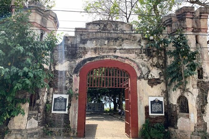 Puerto Princesa Palawan Historical Tour - Puerto Princesa Baywalk Park: from settlement to seaside hangout