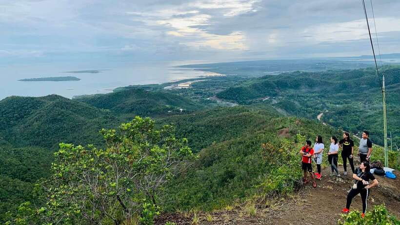 Puerto Princesa: Private Sunrise Trek at Mt. Magarwak - The jungle trail and 300-meter climb