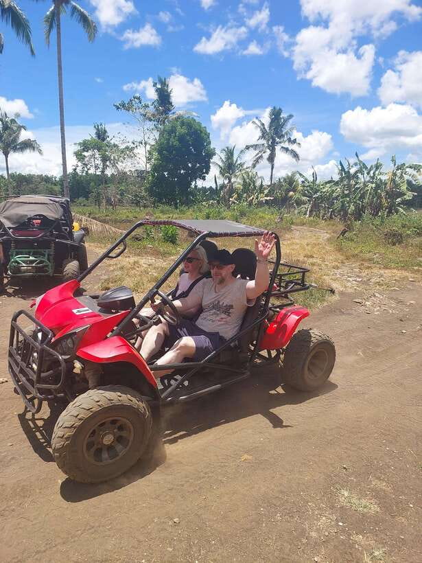 Sardines, chocolate hills, tarsiers, ATV,floating restaurant - Lunch on a floating restaurant