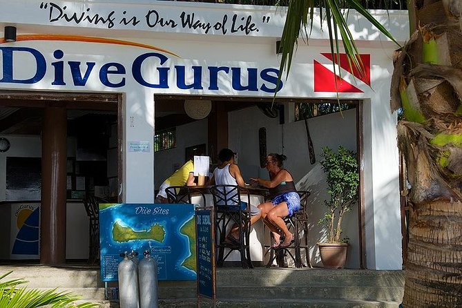 Scuba Diving in Boracay: SSI Basic Diver for Beginners - The instructors make the biggest difference