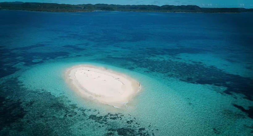 Siargao: Island Hopping Tour with 4 Islands - Starting with a public-market lunch stop
