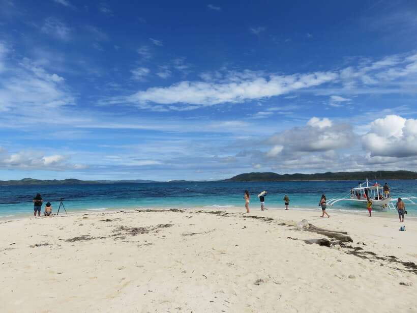 Siargao Island Hopping: Tri Island Tour - Shared and Private - Naked Island: open sand, bright water, and little shade