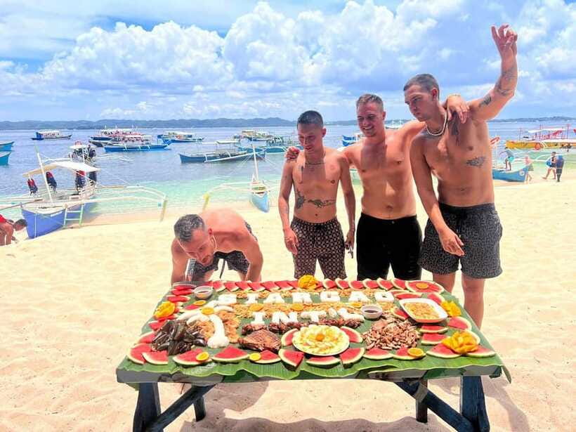 SIARGAO: PRIVATE ISLAND HOPPING GUYAM, DAKU AND NAKED ISLAND - Naked Island is the clean, open finish