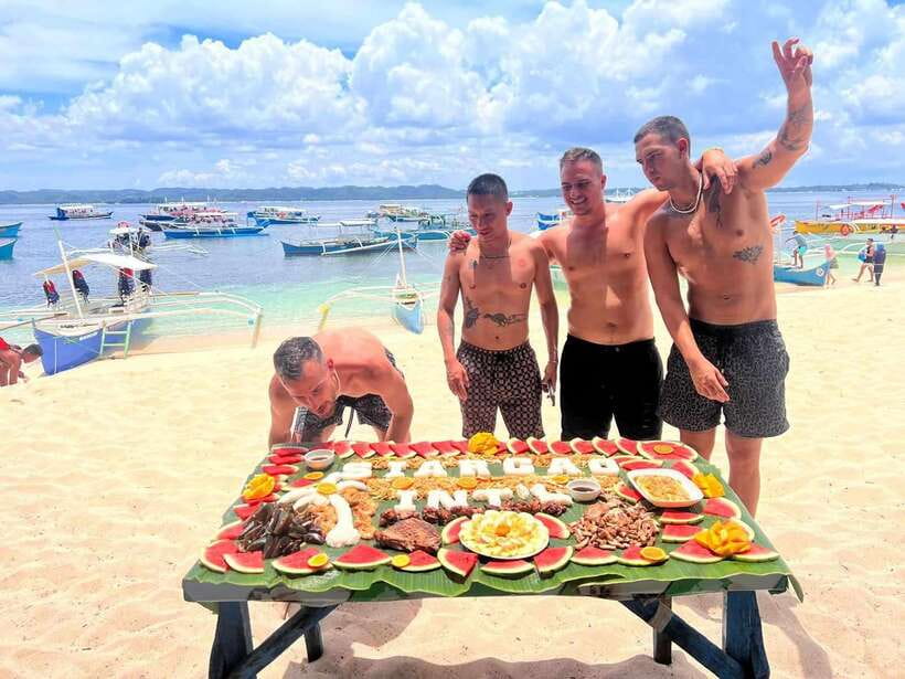 SIARGAO: PRIVATE ISLAND HOPPING GUYAM, DAKU AND NAKED ISLAND - Starting from General Luna by tuk-tuk and boat