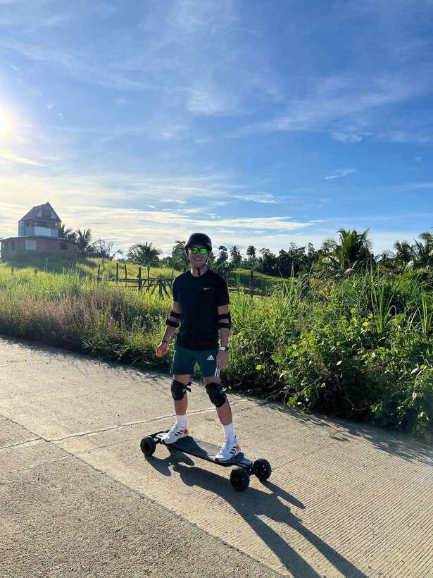 Siargao : Sunset 2 Hours Guided Electric Skate Experience - The first 10 minutes: safety before scenery