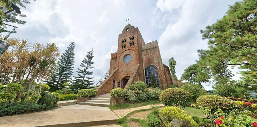 Skyline Escape: Tagaytay Day Tour from Manila (Private) - Tagaytay Picnic Grove brings the classic ridge view