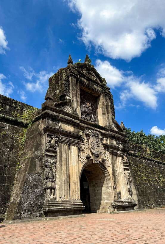 Solo Traveler Friendly Manila Walk w/ Mobile Photography - Why this private Manila walk works well for solo visitors