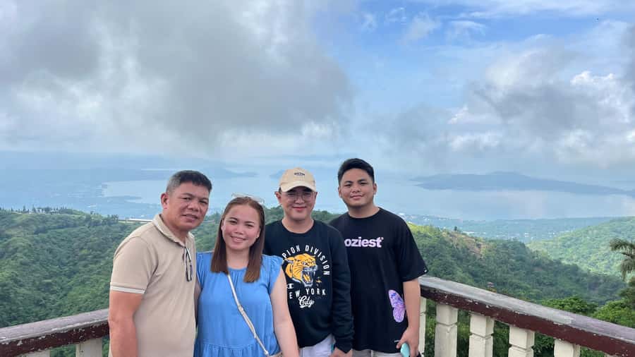 Taal Volcano Lake ( Boating around the lake ) - Setting out by private car