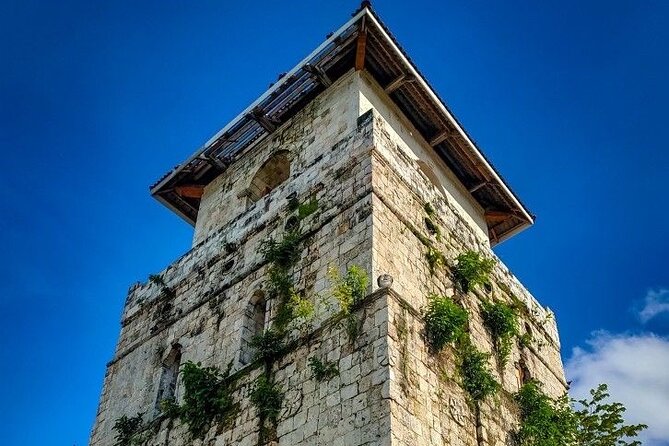 The tour of the must-see sites of Bohol - Baclayon Church and Bohol’s religious past