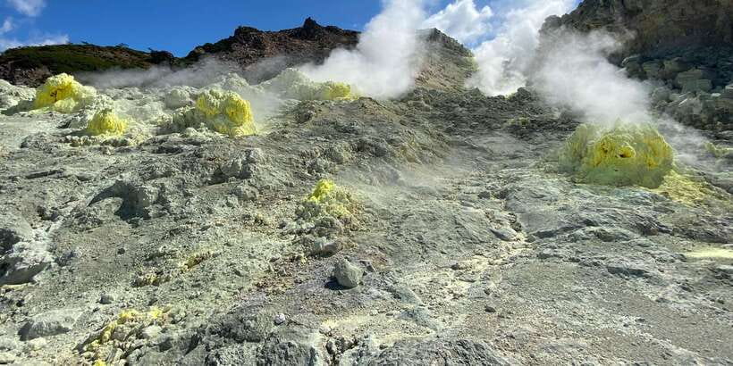 Twin Treasures: Discovering Dumaguete and Valencia - Sulfur Vents and Red Rock Hot Spring